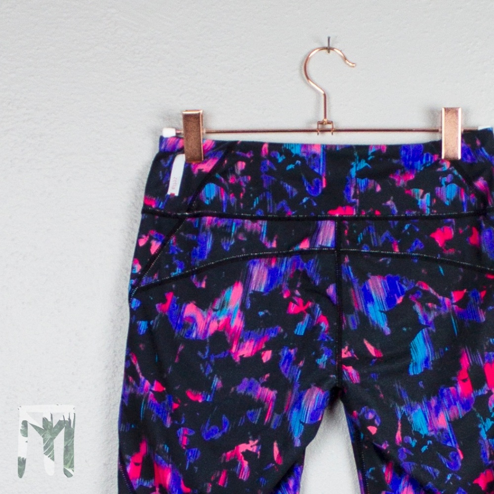 Zella Live in 2 Black Wonder Blur Capri Leggings